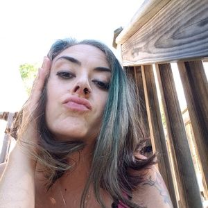 Meet your Posher, Abi